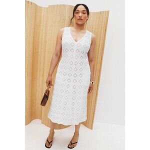 Luxely Sleeveless Midi Dress